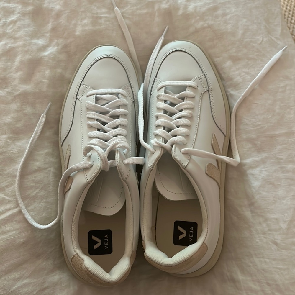 Never worn - too big - too late to return. Sizing is big fits like a 10.